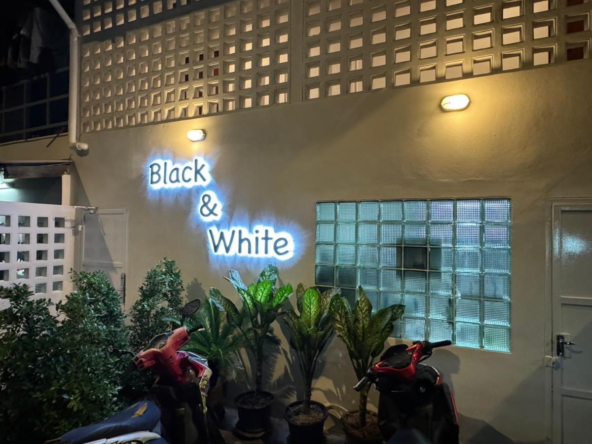 Mr Black & Ms White -Self Check In Accommodation Bangkok Exteriör bild