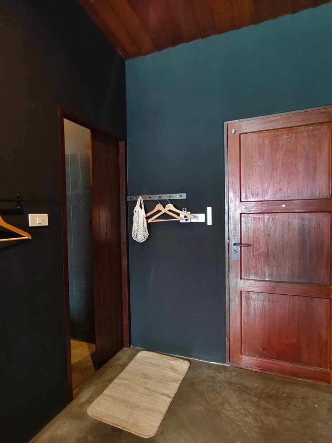 Mr Black & Ms White -Self Check In Accommodation Bangkok Exteriör bild