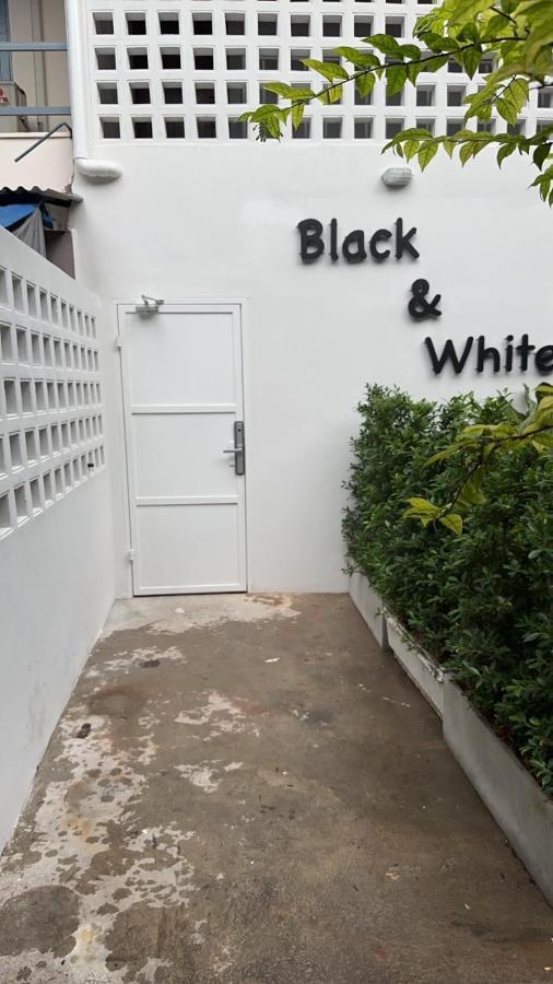 Mr Black & Ms White -Self Check In Accommodation Bangkok Exteriör bild