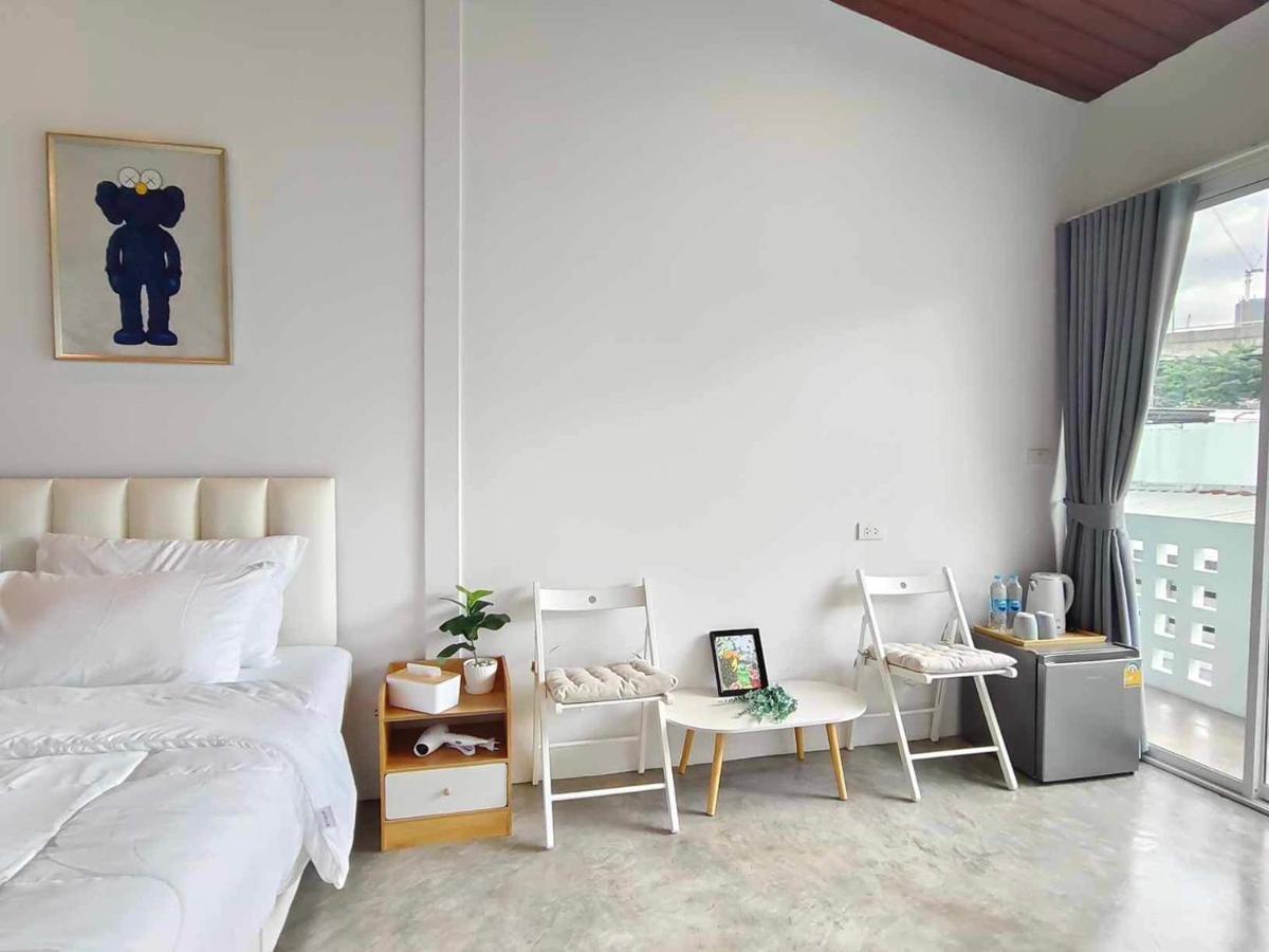 Mr Black & Ms White -Self Check In Accommodation Bangkok Exteriör bild