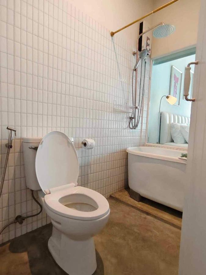 Mr Black & Ms White -Self Check In Accommodation Bangkok Exteriör bild
