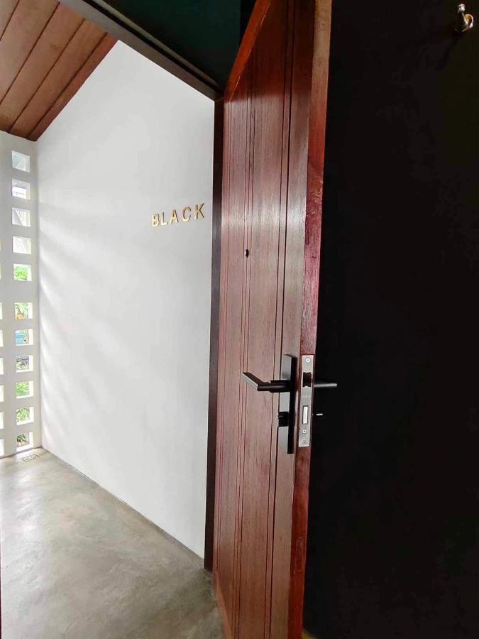 Mr Black & Ms White -Self Check In Accommodation Bangkok Exteriör bild